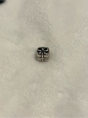 Pandora Silver birthday Gift Box Charm sterling silver